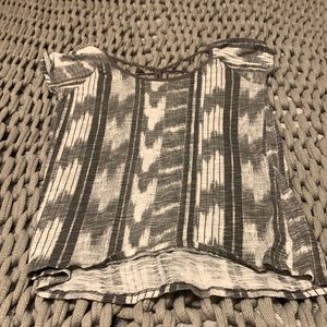 Gray shirt with white streaks